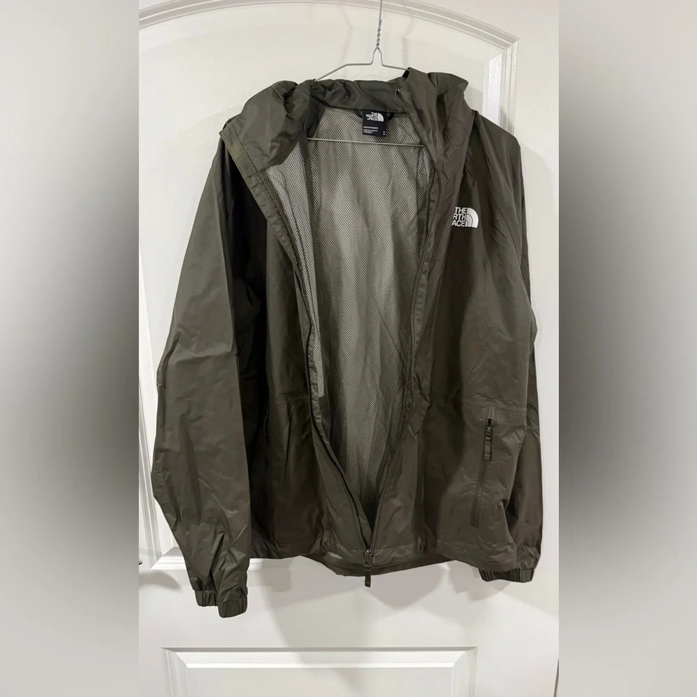 The North Face Men’s Medium Hooded Windbreaker Jacket Dark Green Lightweight Zip